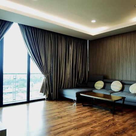 Jeff And Ricky Homestay 12 Vivacity Megamall Kuching Buitenkant foto