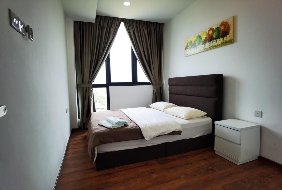 Jeff And Ricky Homestay 12 Vivacity Megamall Kuching Buitenkant foto